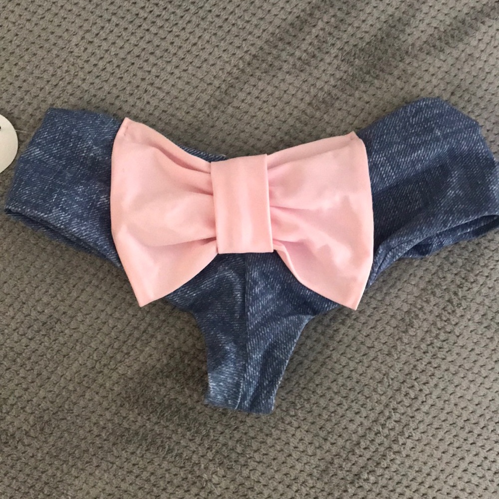 Swimsuit bottoms